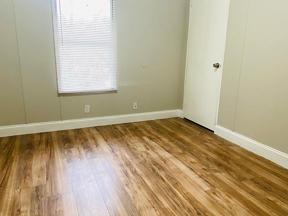 3rd image of 4916 Tenwood Dr