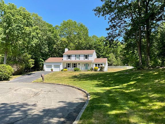2nd image of 16 Jenny Ln