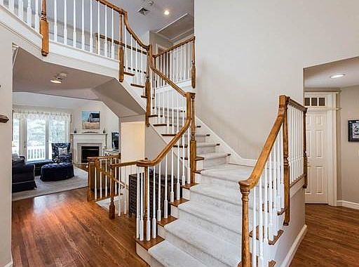 2nd image of 36 Highwood Ln