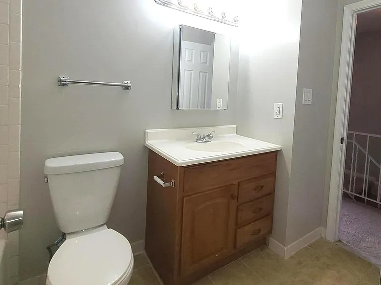 2037 S Glebe Rd — Photo 17