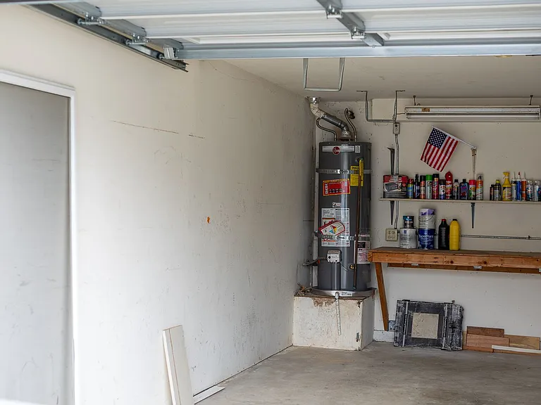 136 Oxnard Ave — Photo 25