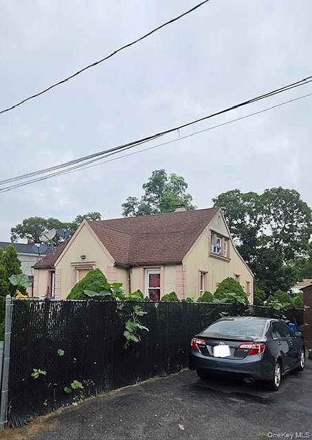 2nd image of 4 Andrews Avenue