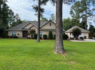 343 Greenewood Dr, Broxton, GA 31519