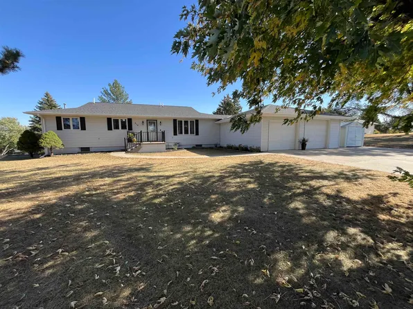 218 N Sunset St, Pierce, NE 68767