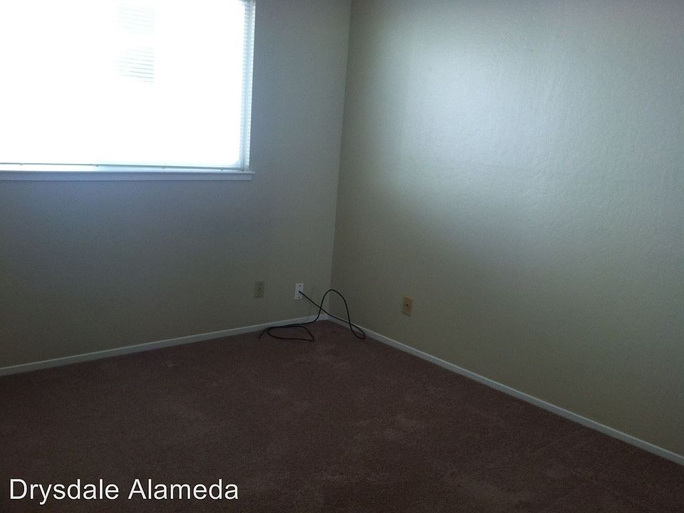 2nd image of 1831 Moreland Dr