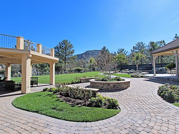 3rd image of 26950 Whitehorse Pl