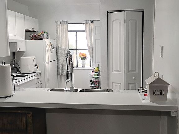 4th image of 6220 SW 8th Pl