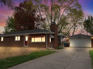 2215 Dellwood Dr, Fort Wayne, IN 46803