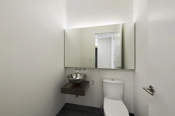 Sold by Nest Seekers International | media 8