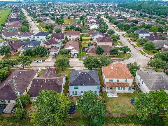 4th image of 11410 Cabbot Cove Ct