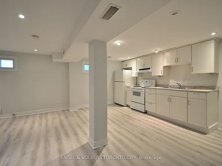 190 Cherrywood Dr #BASEMENT — Photo 2