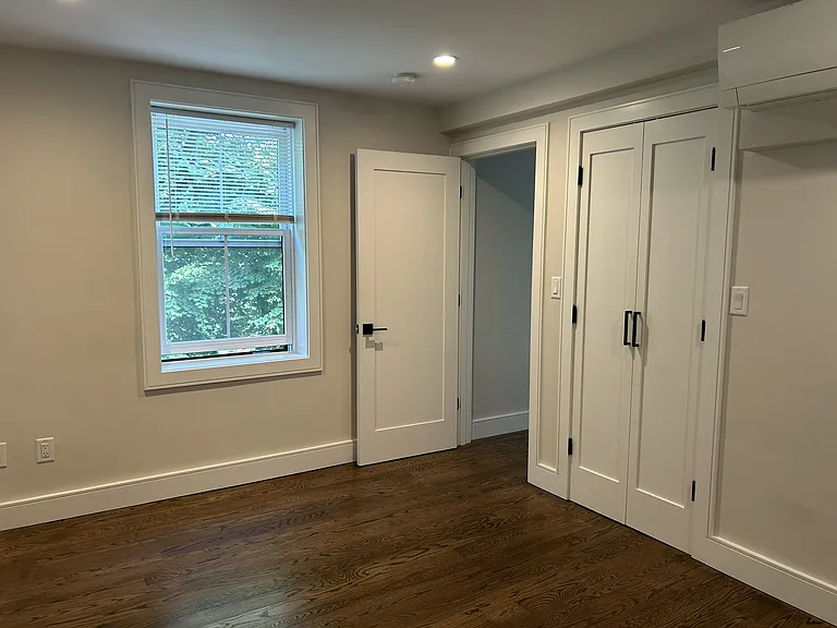 366 Hanover St — Photo 2