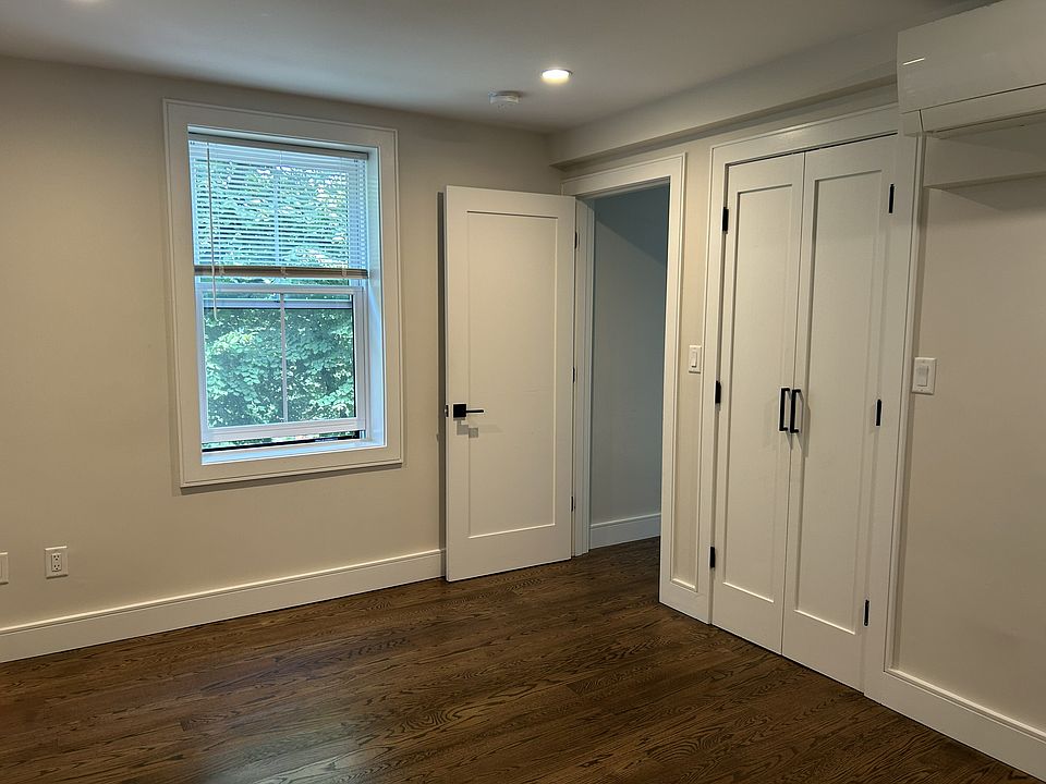 2nd image of 366 Hanover St