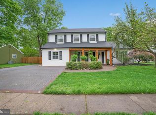 24 Ravenwood Blvd, Barnegat, NJ 08005