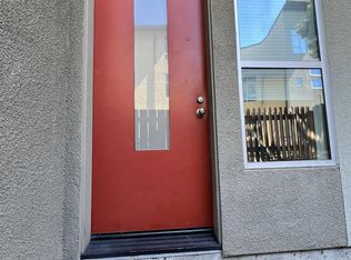 26 Moss Ln, Oakland, CA 94608