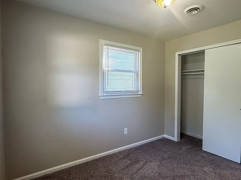 810 E Poythress St #A — Photo 8