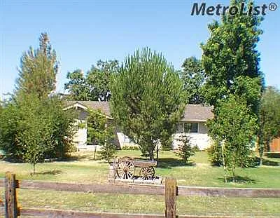 26191 Jacktone Rd photo 1