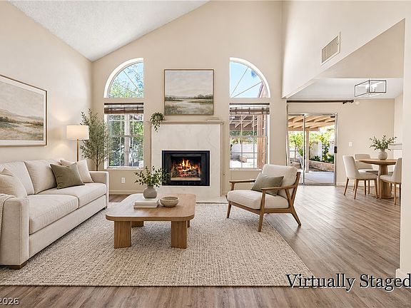 3rd image of 325 Manor St