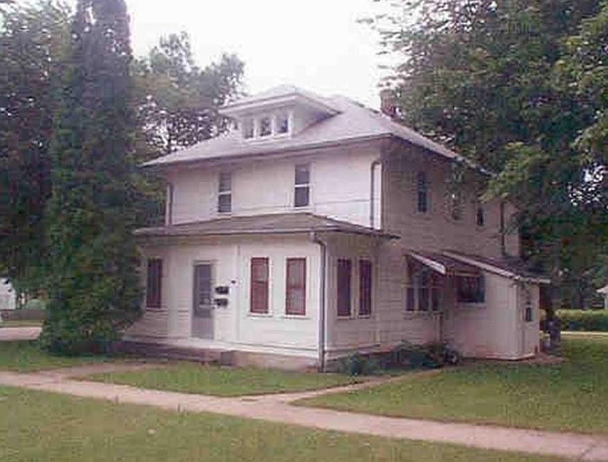 1st image of 217 E Main St