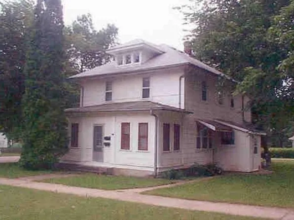 217 E Main St, Belle Plaine, MN 56011