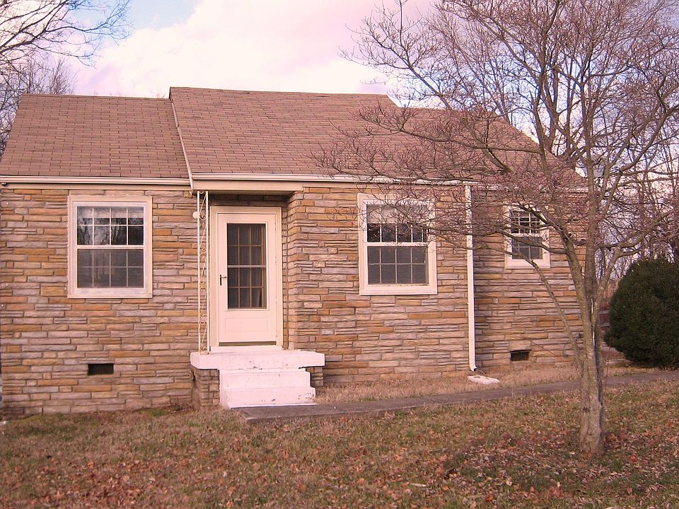 Cute sone house on dead-end street