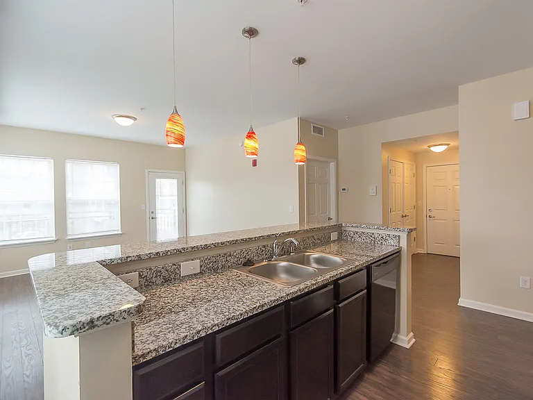 The Gateway Apartments — Photo 38