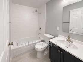 2509 Bellevue Ave