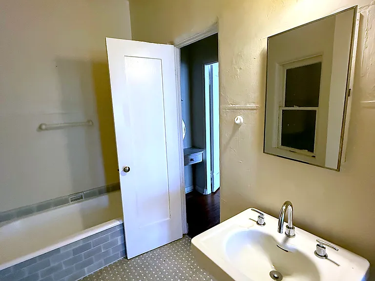 6626 Franklin Ave #210 — Photo 9