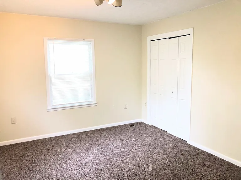 528 N Grandview St — Photo 16