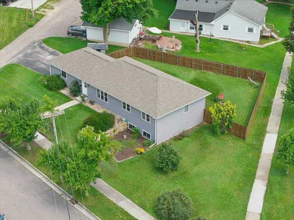 721 Grove St, Baraboo, WI 53913