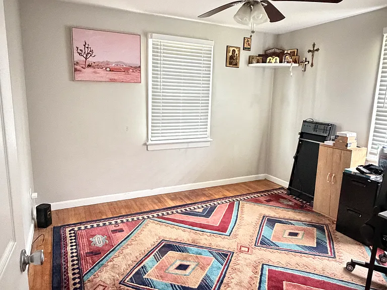 2313 Dickens Rd — Photo 11