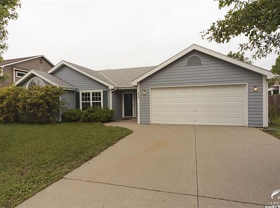 2929 Whitmore Dr Lawrence, KS listing photo #3