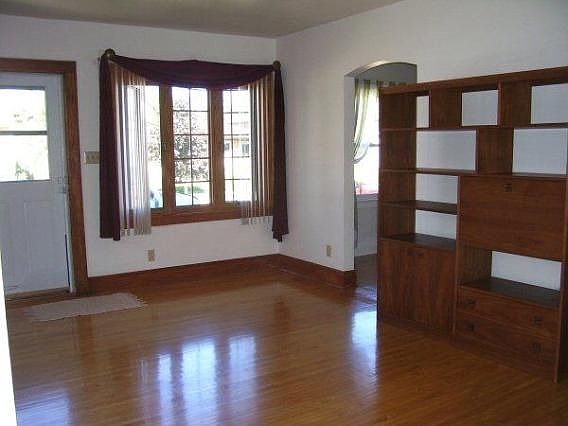5th image of 713 Marshall Ave