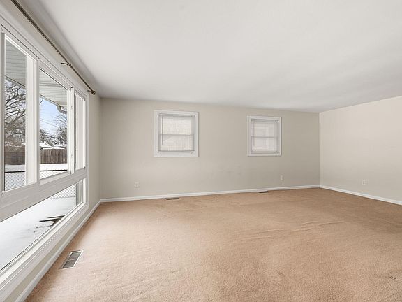 5th image of 356 Tweedwood Dr