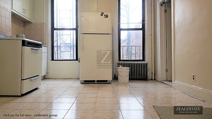 Rented by ZealEstate Group Inc | media 18