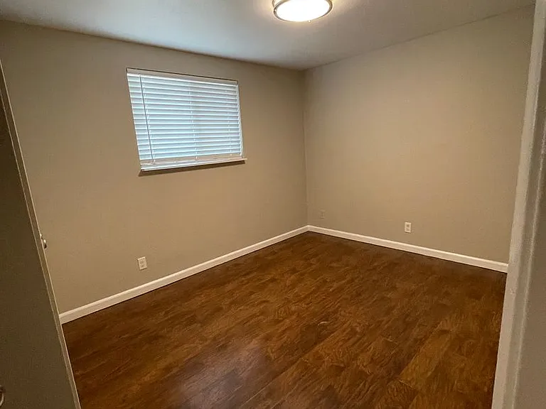 Churchill Village Apartments — Photo 80