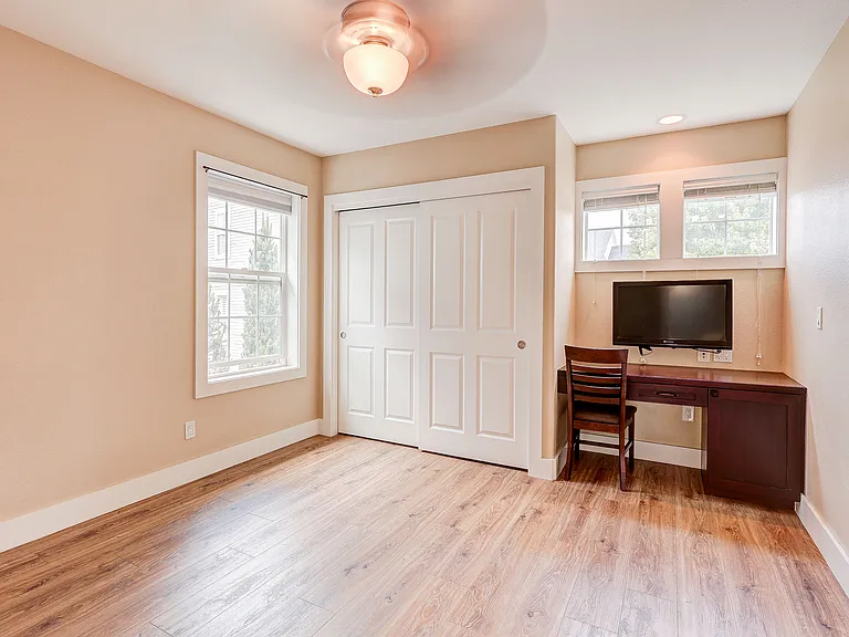 3180 N Fulton St — Photo 16