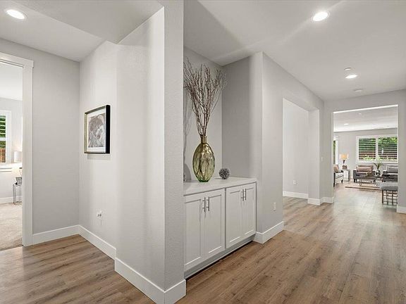 3rd image of 237 Cypress Ln
