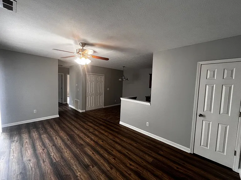 3600 Hillcross Drive — Photo 4