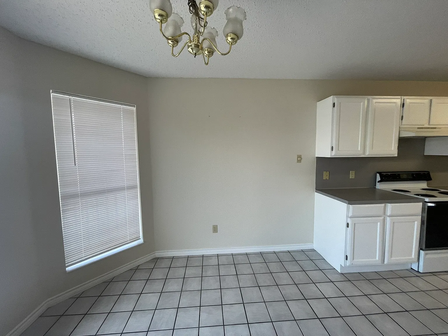 3 bed, 2.5 bath, 1723 sqft, $2,700 — Photo 4