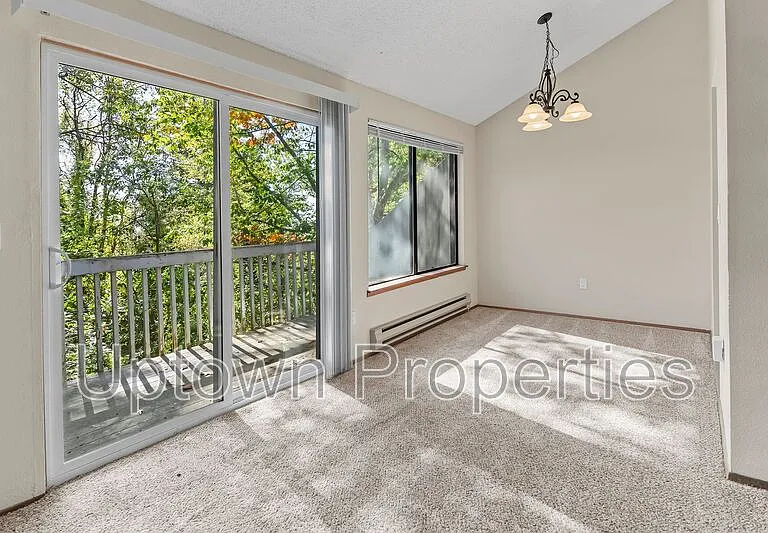 248 Cervantes — Photo 8