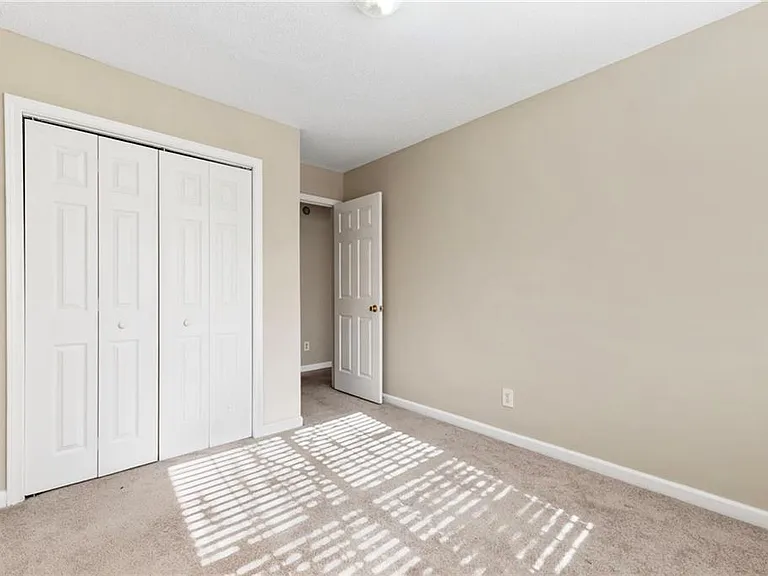 6750 Sunset Hills Blvd — Photo 29