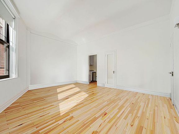3rd image of 1 Sheridan Sq APT 4E