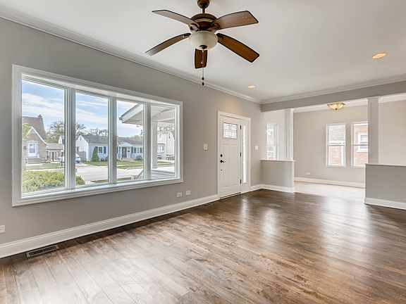3rd image of 1666 Campbell Ave