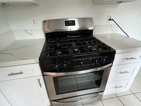 Kitchen - view of the south side