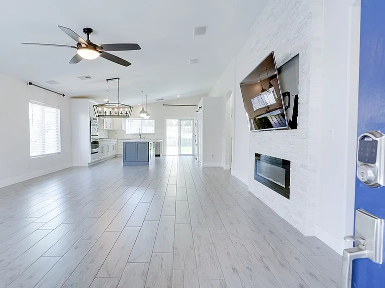 1088 Snow Roof Ave — Photo 32