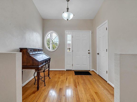4th image of 6631 Stonelyn Cottage Ct