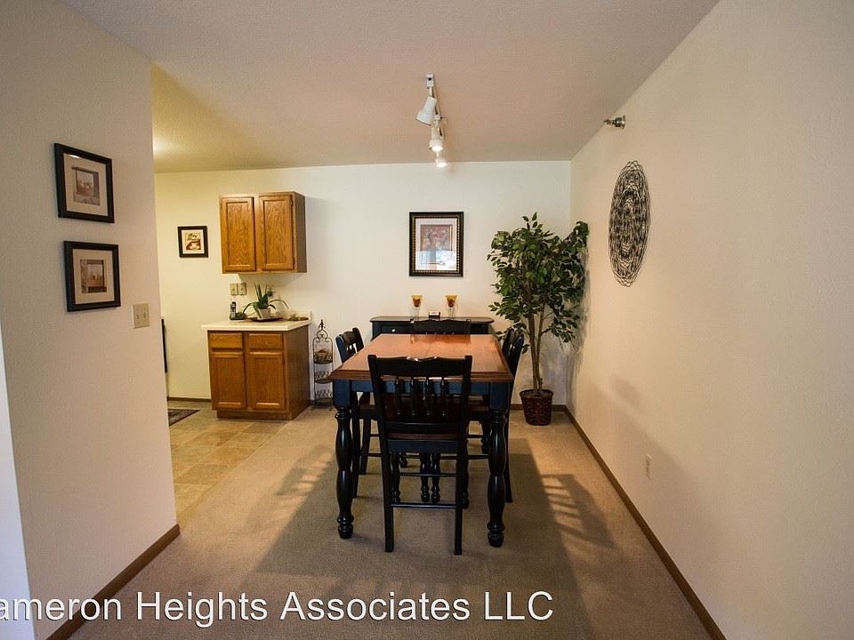 2nd image of N92W17643 White Oak Cir APT 6