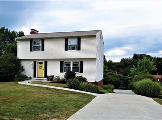 133 Ridgewood Dr, Freedom, PA 15042