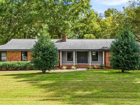3401 Brookfield Dr, Greensboro, NC 27410